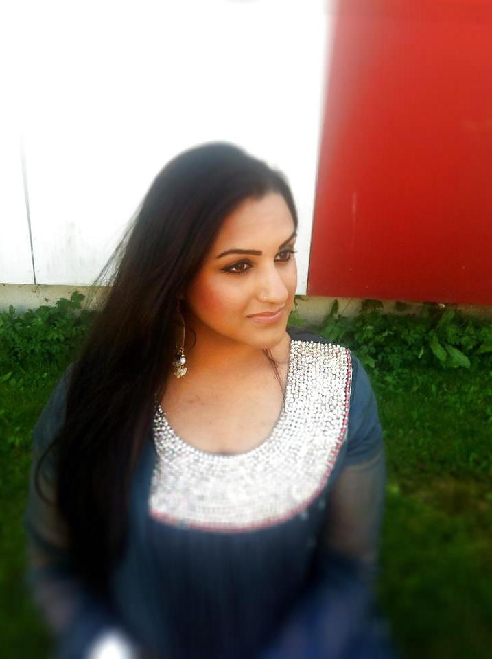 25P Pakistani Beauty