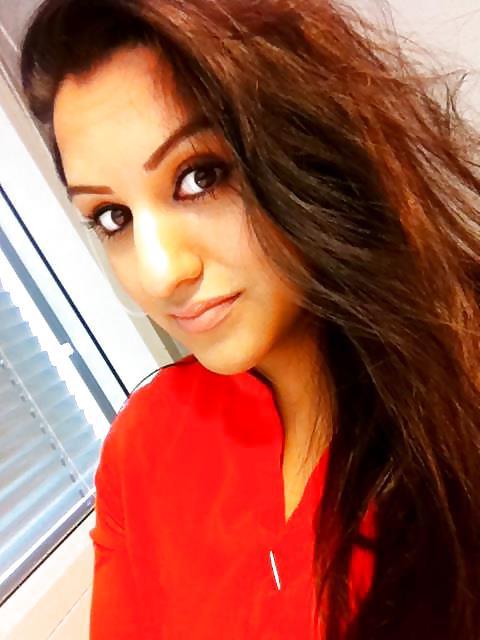 25P Pakistani Beauty