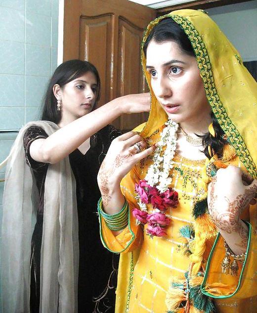 25P Pakistani Beauty