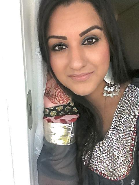 25P Pakistani Beauty