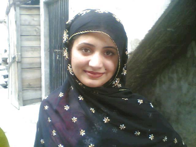 25P Pakistani Beauty