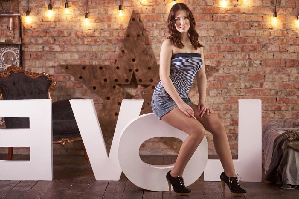25P Beauty woman pantyhose stockings non porn 39