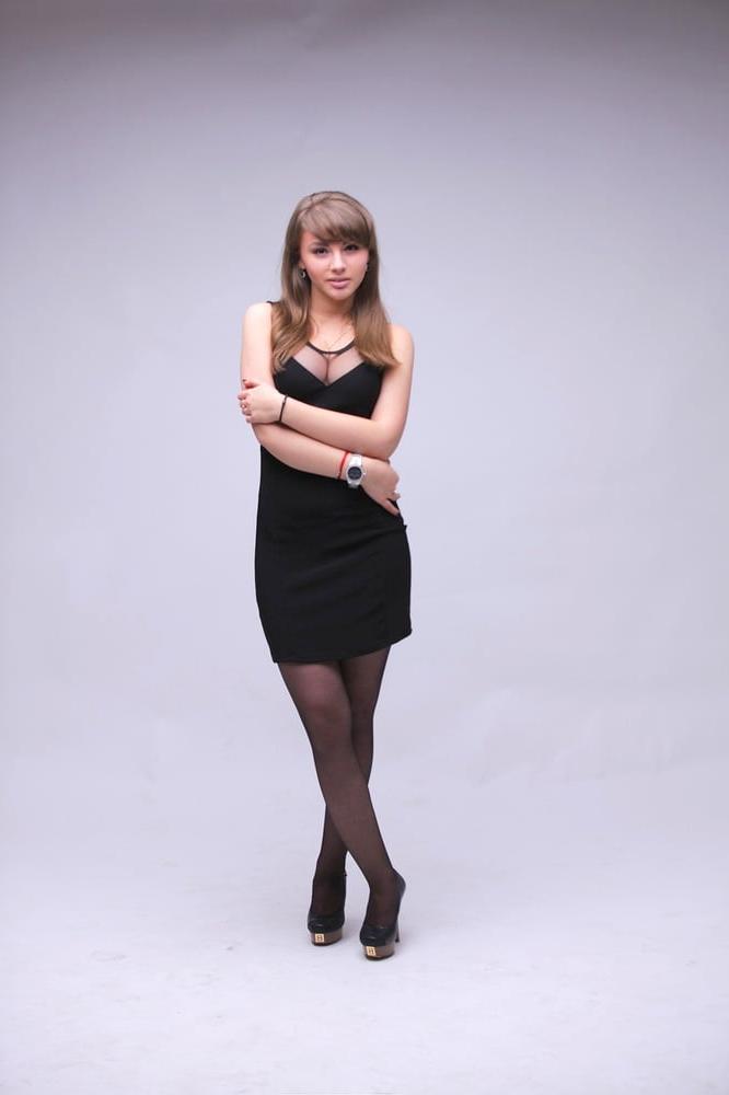 25P Beauty woman pantyhose stockings non porn 37