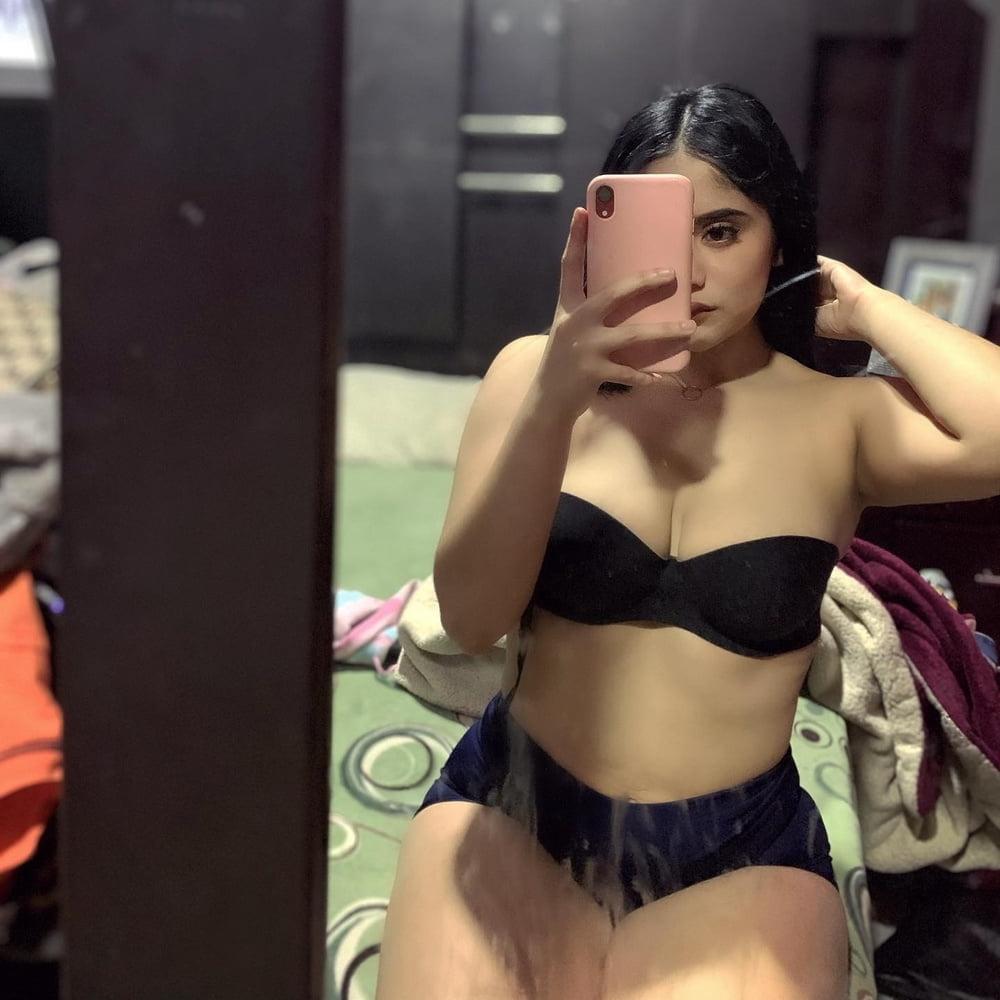 10P Hot Beauty 01