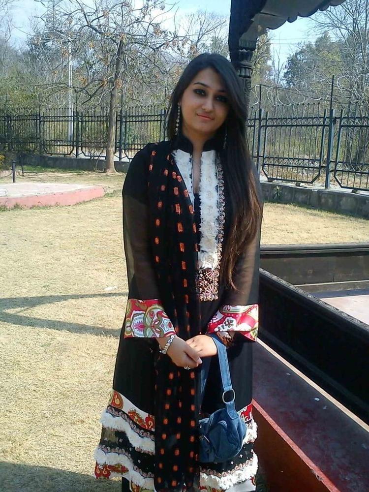 25P Unknown Desi Girl 0007 (Nudes)