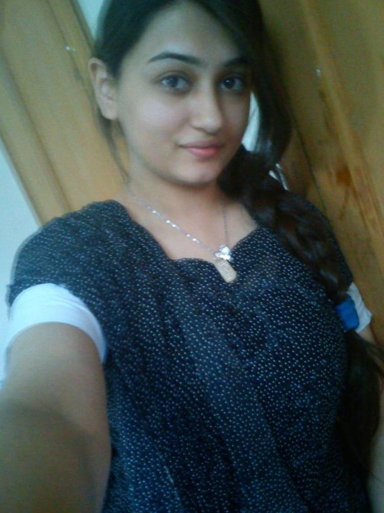 25P Unknown Desi Girl 0007 (Nudes)