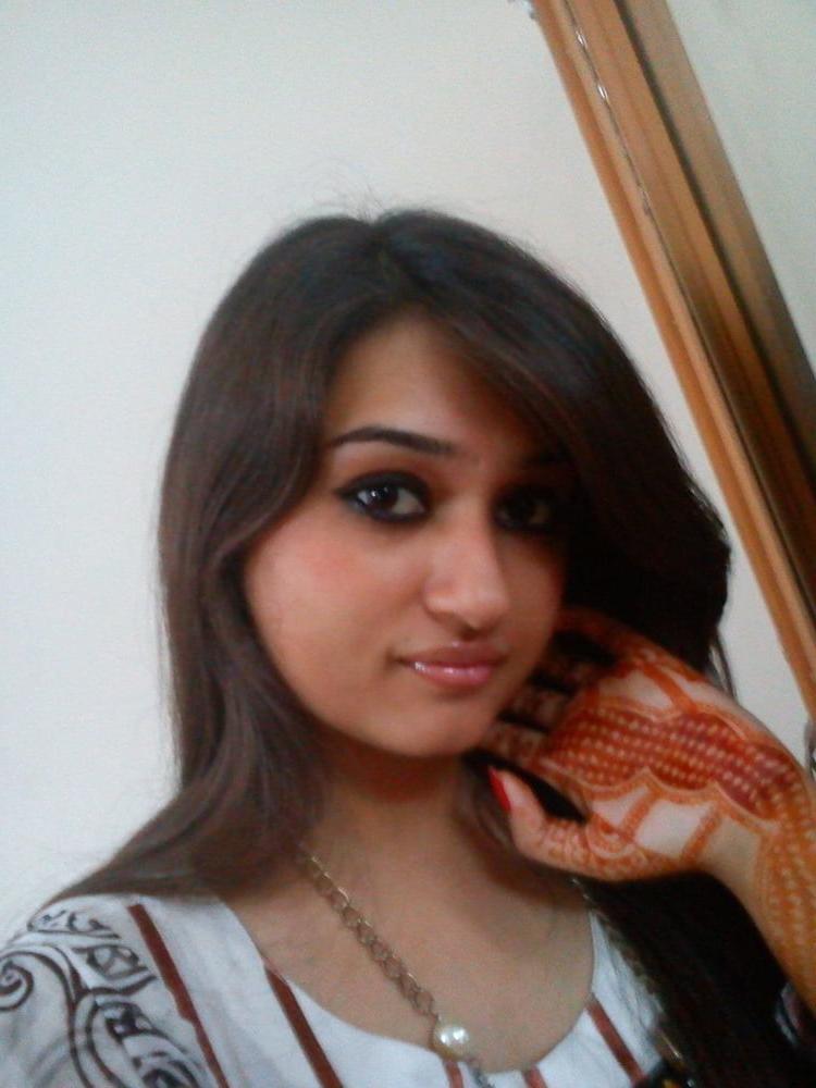 25P Unknown Desi Girl 0007 (Nudes)