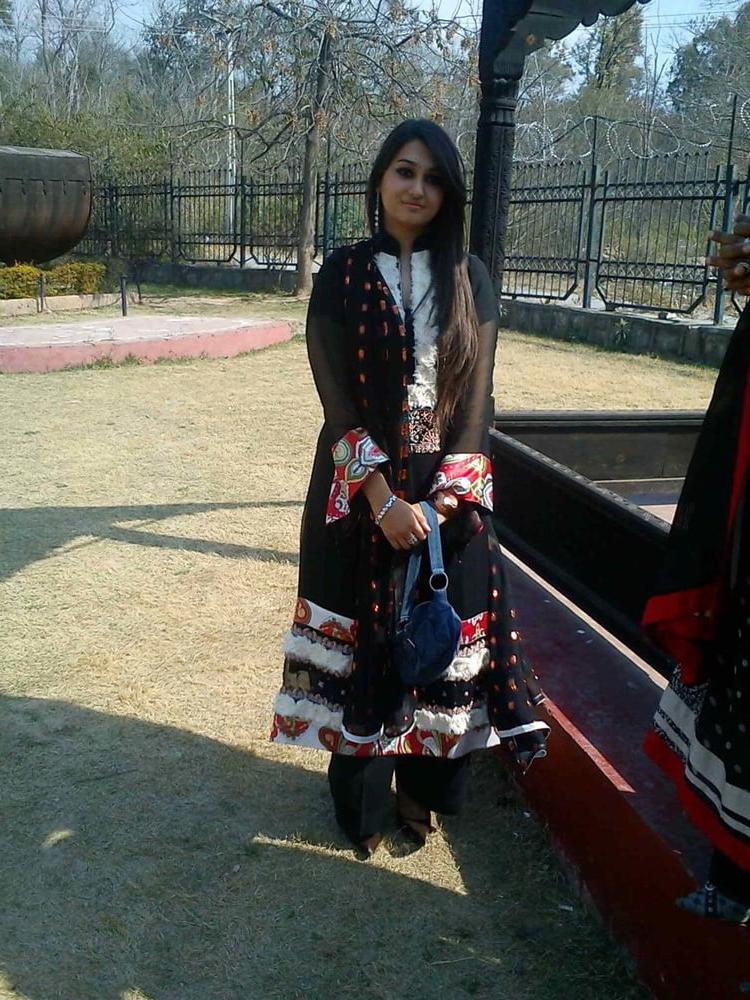 25P Unknown Desi Girl 0007 (Nudes)