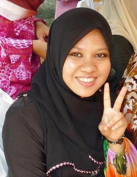 11P Jilbabe sluts of Malaysia