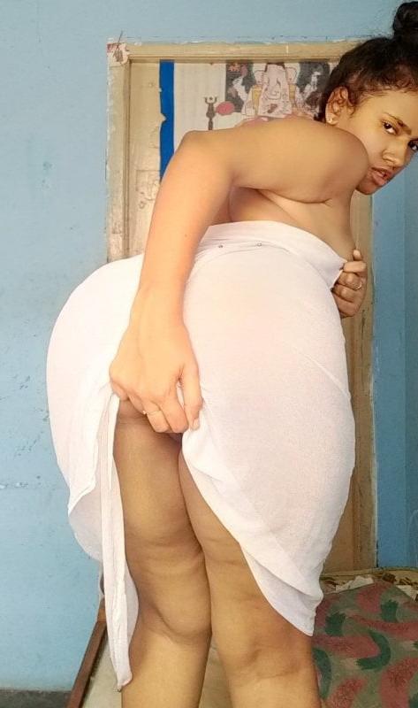 25P Desi Showing Asset 052