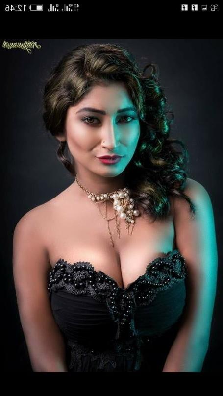 25P Desi Showing Asset 052