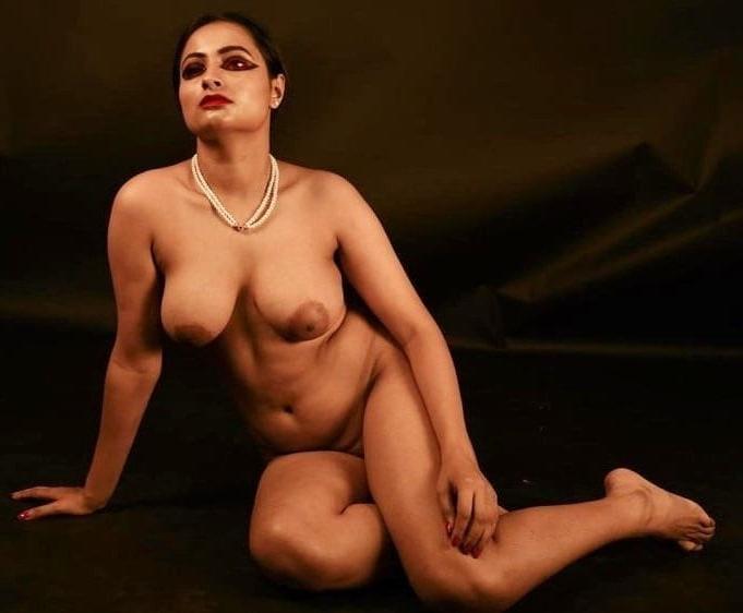 25P Desi Showing Asset 052