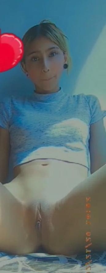 25P Colombian Babe Screenshots II