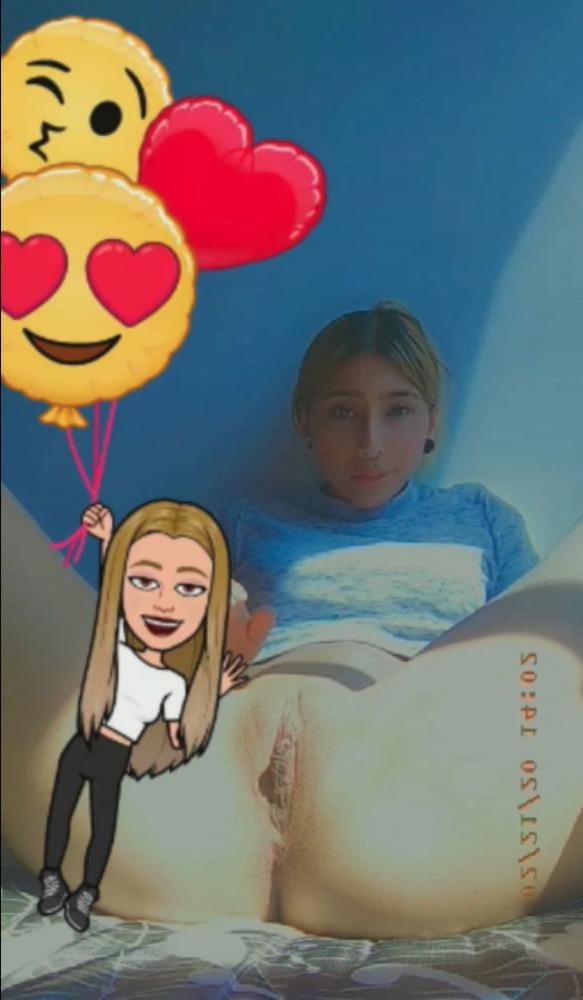 25P Colombian Babe Screenshots II