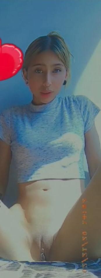 25P Colombian Babe Screenshots II
