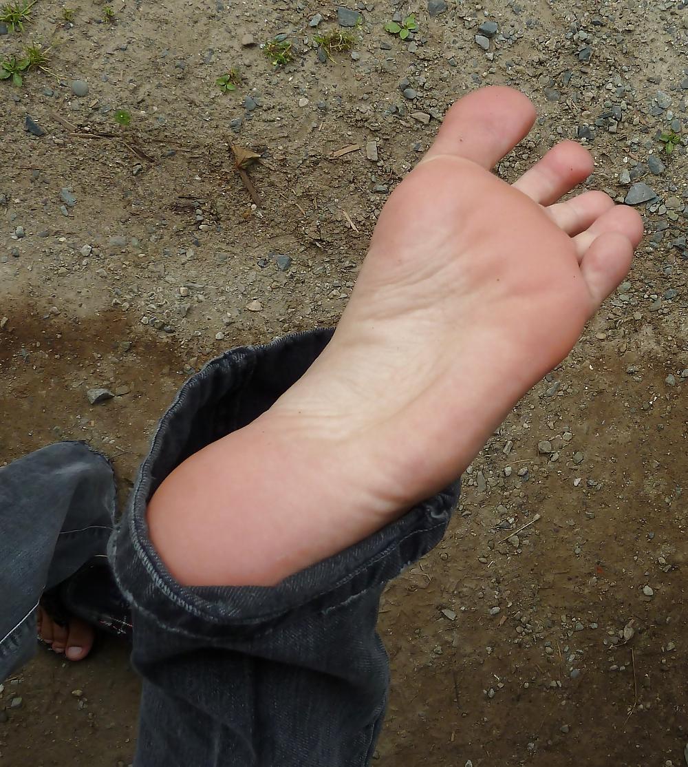 10P Lick my soles