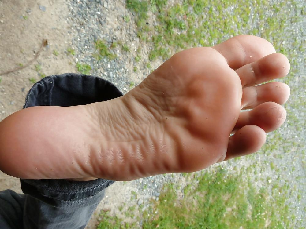 10P Lick my soles
