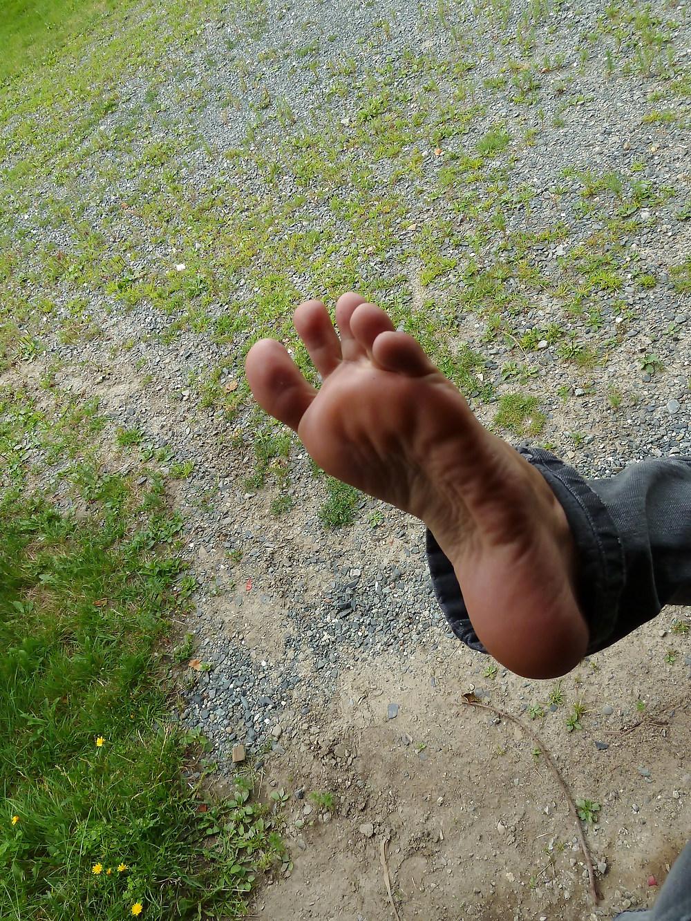 10P Lick my soles