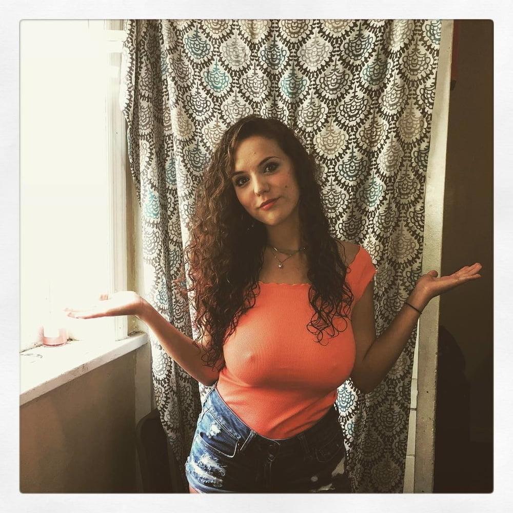 15P Busty Women 8