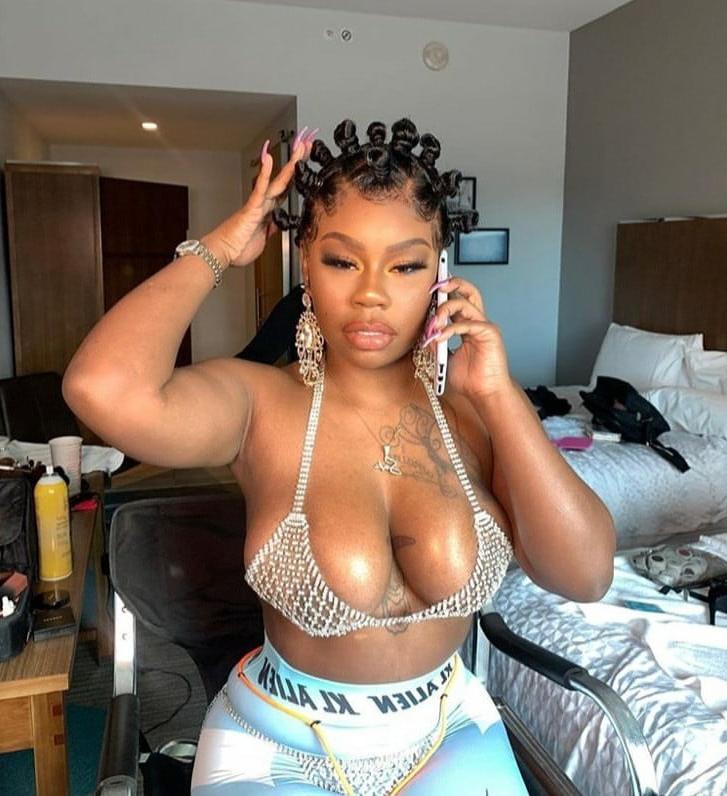 15P Busty Women 8