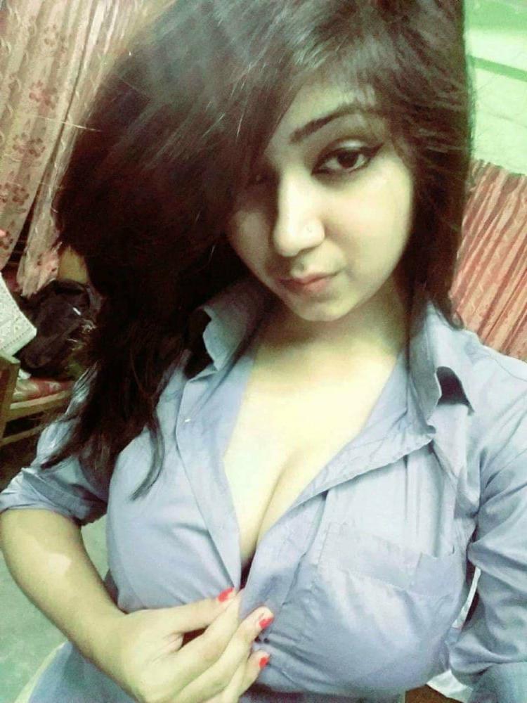 25P Showing Asset 043 - Desi girls