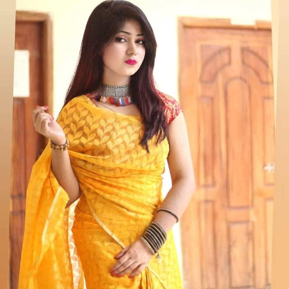 25P Showing Asset 043 - Desi girls