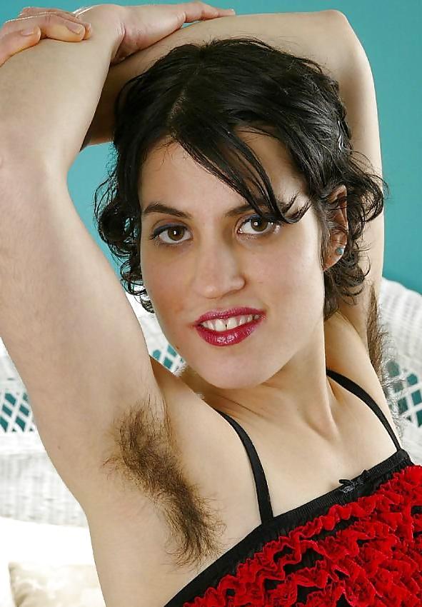 14P Sophia Hairy Beauty