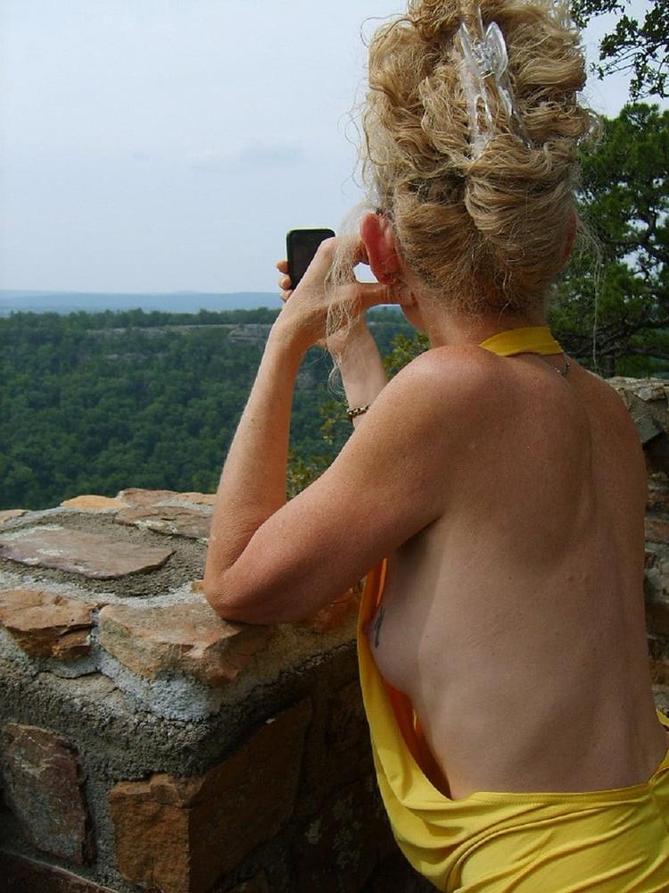 25P Downblouse &amp; Nipple Peeks 234