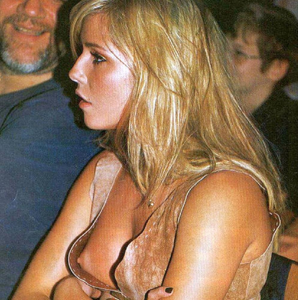 25P Downblouse &amp; Nipple Peeks 234