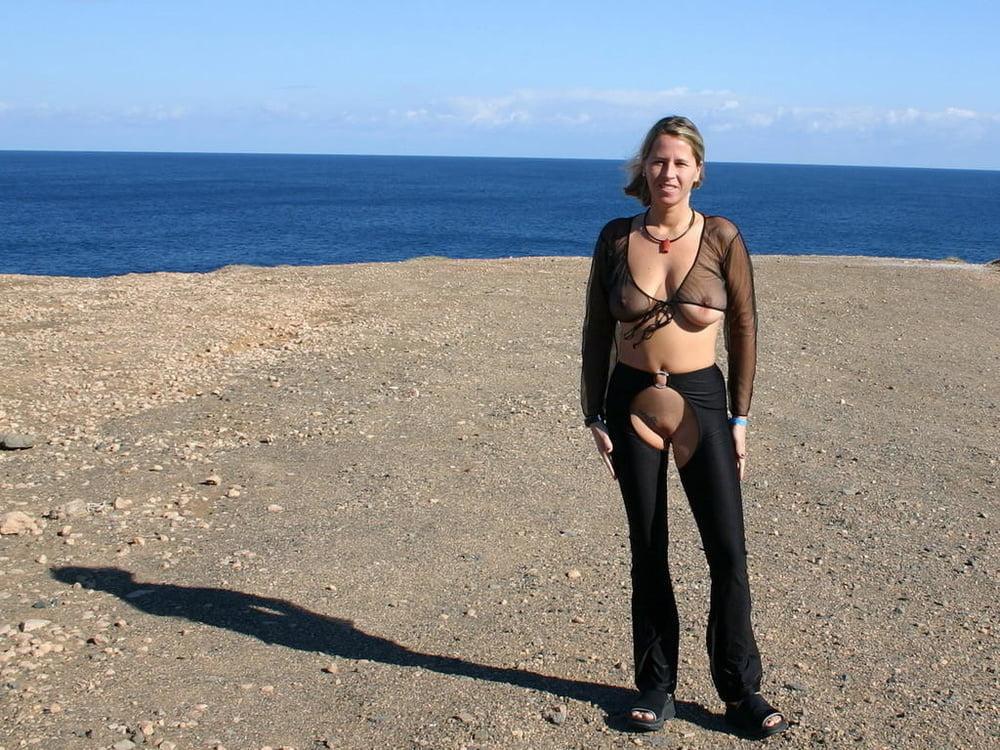 25P Wide open legs!! Show us your pussy 3