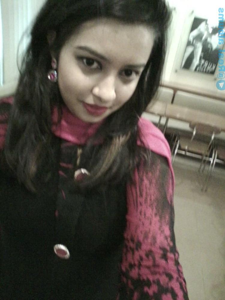 25P Unknown Desi Girl 0005 (Nudes)
