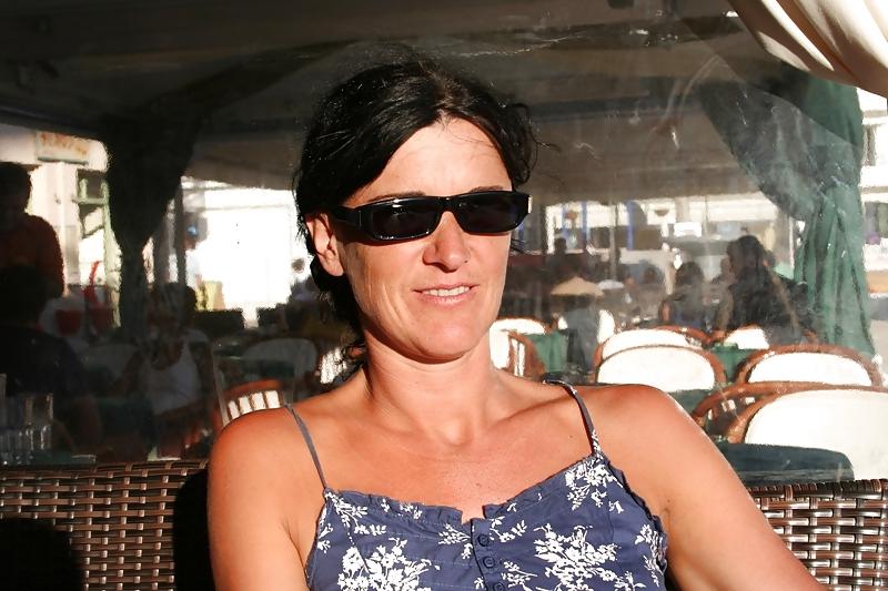 25P Wives On Vacation