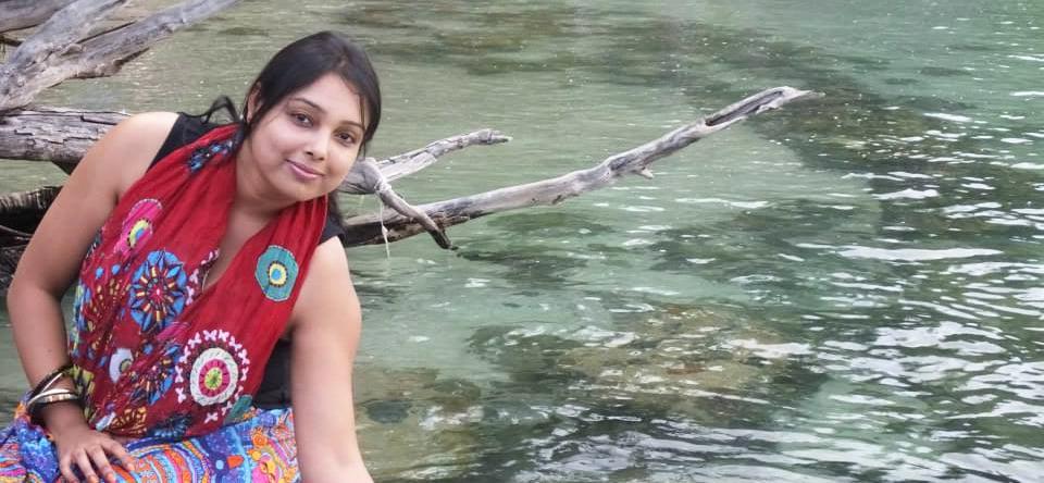 25P Unknown Desi Bhabhi 0001 (non nude)