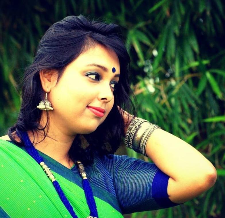 25P Unknown Desi Bhabhi 0001 (non nude)