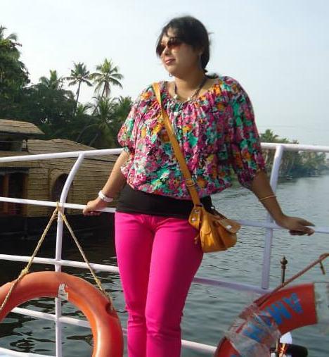 25P Unknown Desi Bhabhi 0001 (non nude)