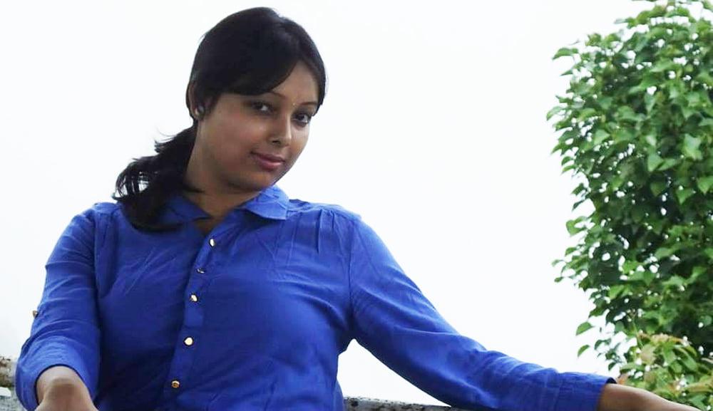 25P Unknown Desi Bhabhi 0001 (non nude)