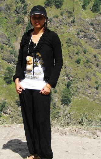 25P Unknown Desi Bhabhi 0001 (non nude)