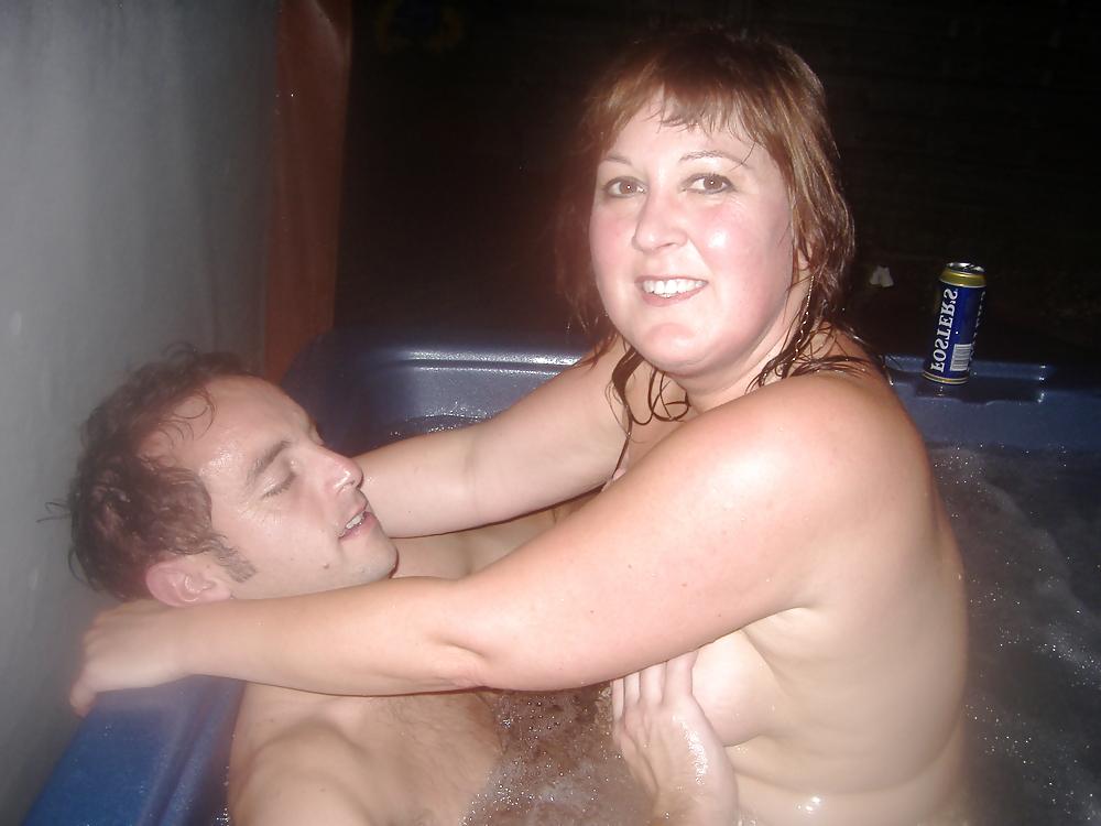 6P Whore and boy in hot tub
