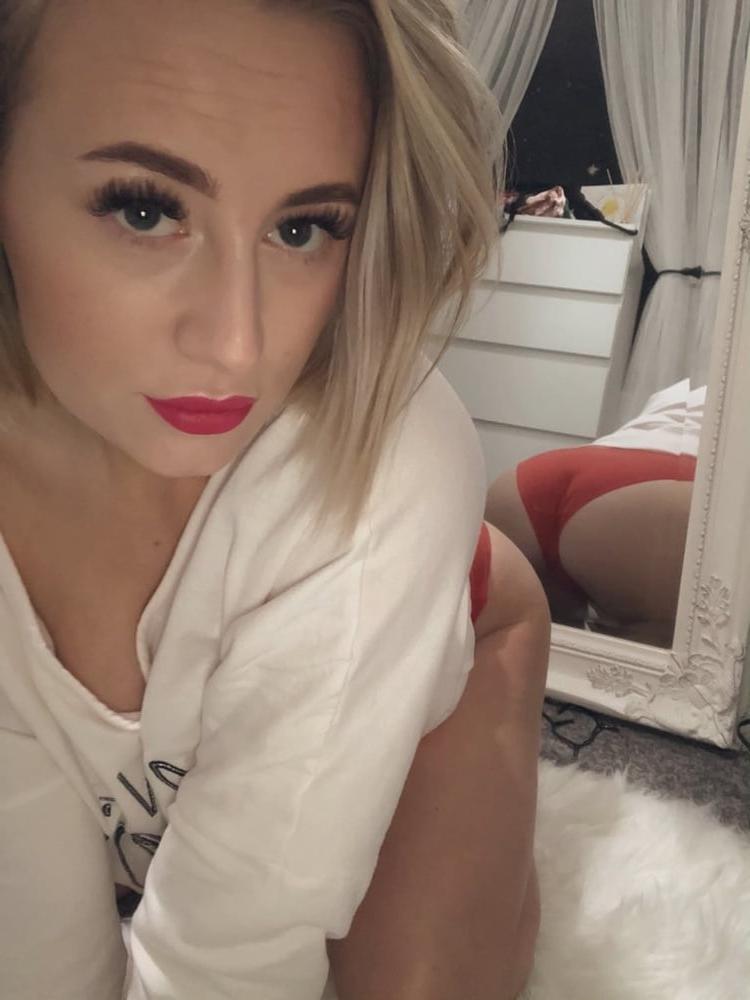 25P Busty Blonde