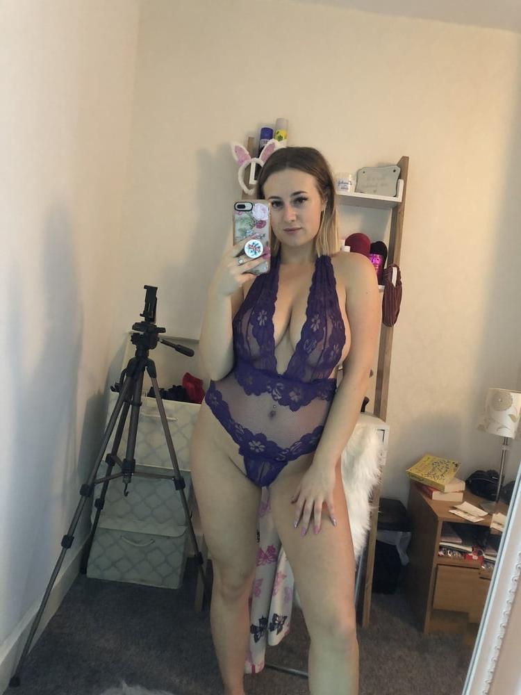 25P Busty Blonde