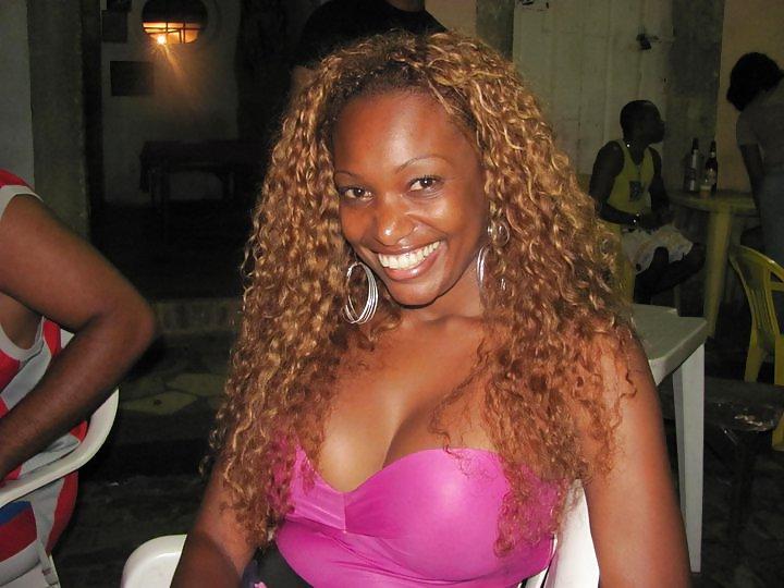 16P Ebony Beauty from Brazil