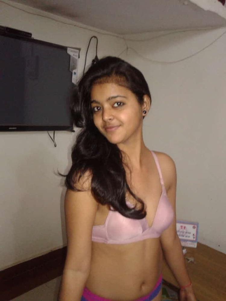 25P Unknown Desi Girl 0003 - Private Leaked Pics