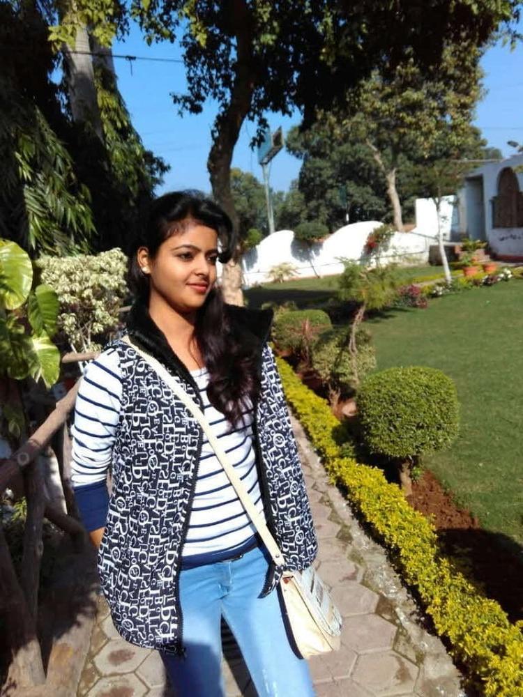 25P Unknown Desi Girl 0003 - Private Leaked Pics