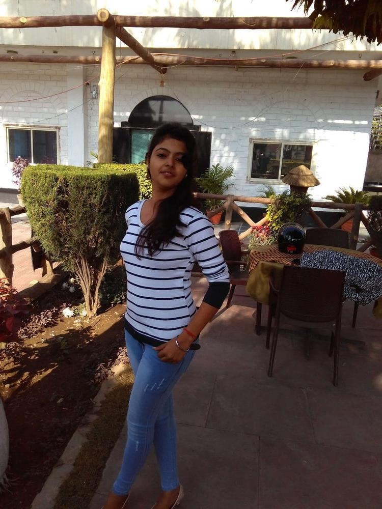 25P Unknown Desi Girl 0003 - Private Leaked Pics