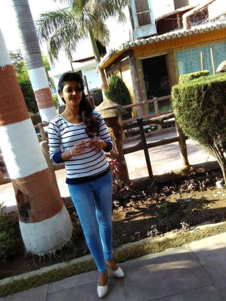25P Unknown Desi Girl 0003 - Private Leaked Pics