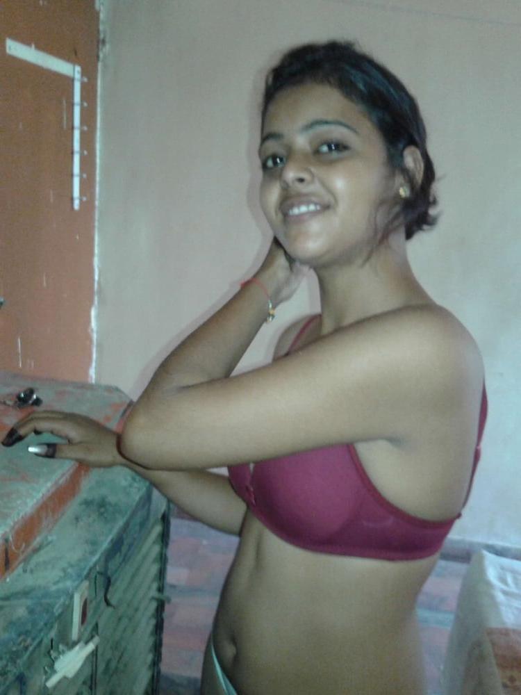 25P Unknown Desi Girl 0003 - Private Leaked Pics