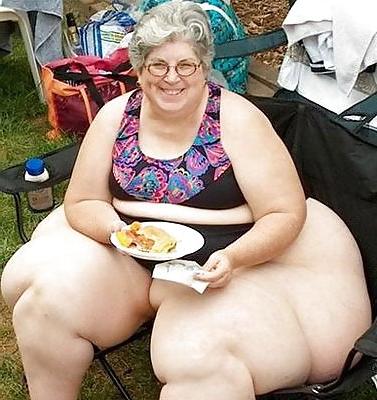 11P People who like the food