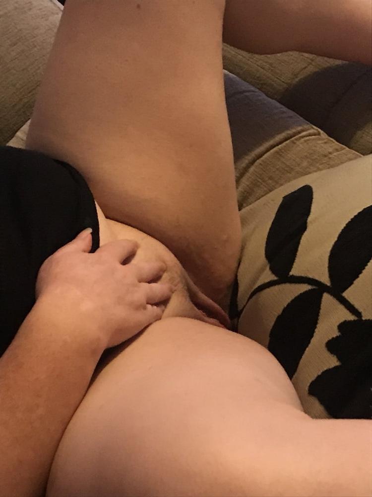 7P One happy girl one pussy just after having good seeing to