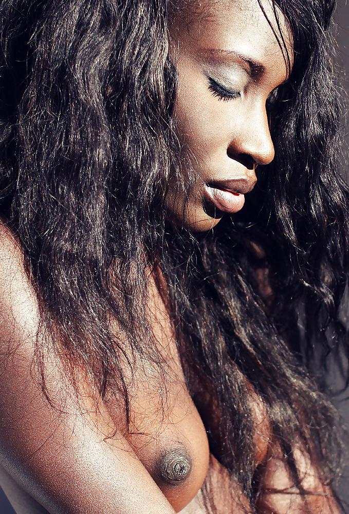25P Amina - Ebony beauty