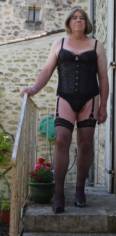 20P Black Corset